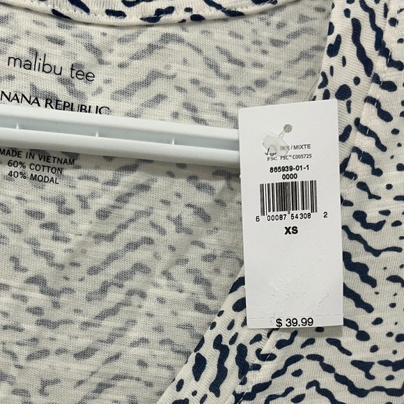 Banana Republic Malibu T-Shirt - Picture 8 of 11